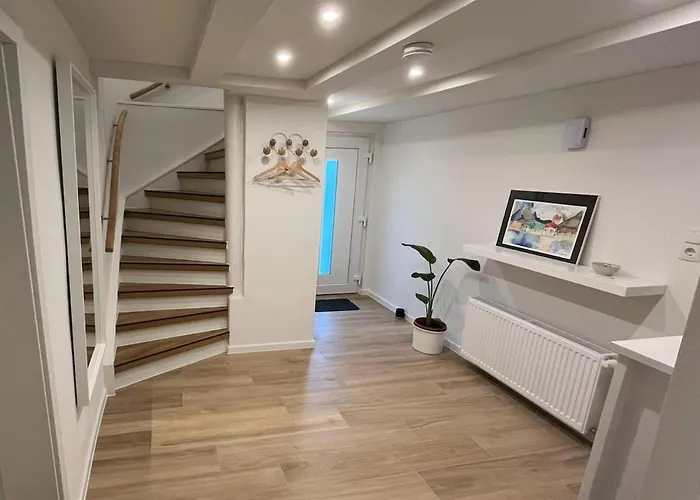 度假居 Rheinzeit 雷马根